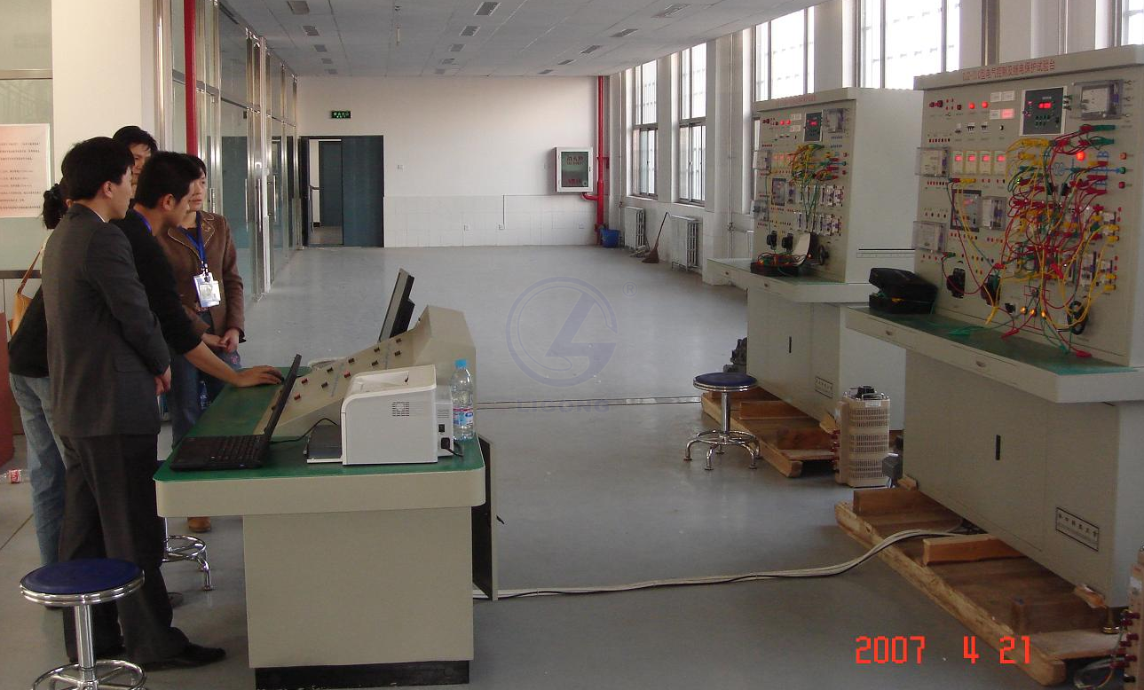 電氣控制及繼電保護(hù)綜合實驗臺